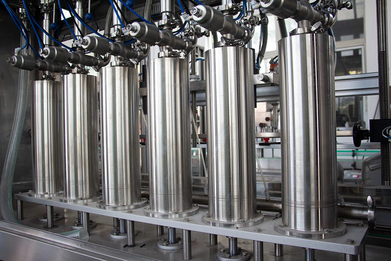 Automaattinen kosmetiikkahajuvesien nestemäisen pullotuksen pullotäyttö