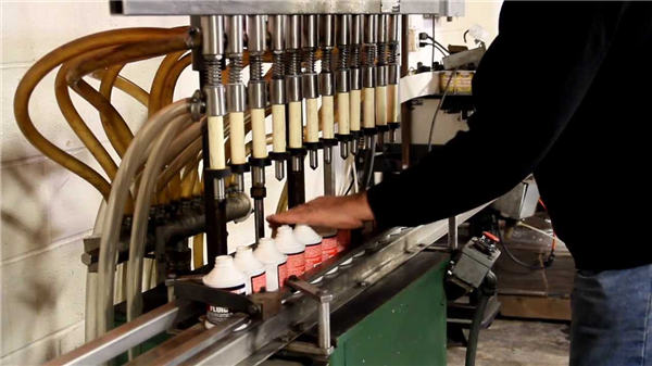 Korkealaatuinen automaattinen WC-valkaisuaineen täyttölaite