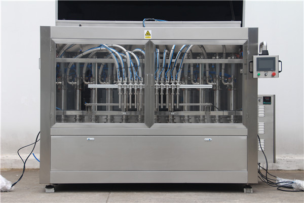 Suuri määrä automaattista pullosampoon täyttöä